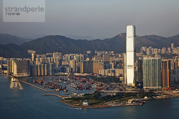 Skyline  Skylines  Hafen  Urlaub  Gebäude  Reise  Großstadt  Hochhaus  Ansicht  China  Luftbild  Fernsehantenne  Asien  Hongkong  modern  Tourismus