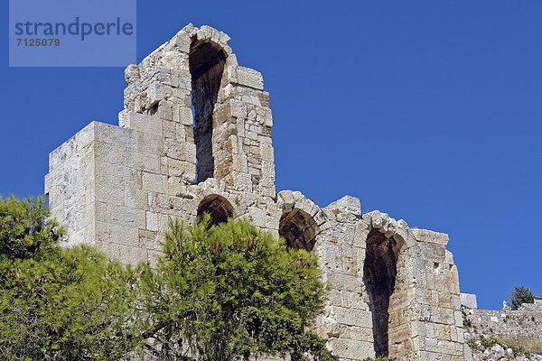 Athen  Hauptstadt  Detail  Details  Ausschnitt  Ausschnitte  Sehenswürdigkeit  bauen  Europa  Stein  Wand  Baum  Gebäude  Geschichte  Pflanze  Ruine  Museum  Brücke  Theatergebäude  Theater  Gegenstand  Akropolis  Attika  Baugrube  Griechenland  Tourismus