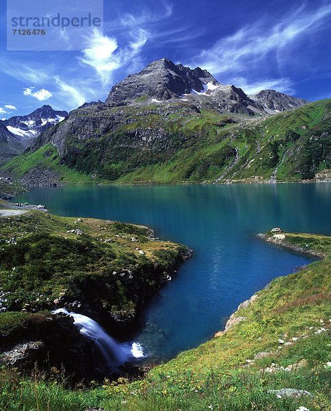 hoch  oben  Landschaftlich schön  landschaftlich reizvoll  Wasser  Europa  Berg  Wolke  Sommer  sauber  Reise  See  Natur  Arlbergpass  Arlberg  Österreich  Idylle  Stimmung  Bergsee  Tirol