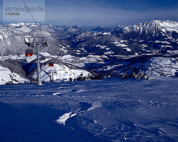 Landschaftlich schön landschaftlich reizvoll Europa Schneedecke Winter heben Himmel Schnee Wald Natur Dorf Holz Gondel Gondola Österreich Platz Tirol