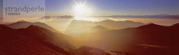 Bergsteigen  Panorama  Helligkeit  Europa  Berg  Rückansicht  Urlaub  Morgen  Sonnenaufgang  Rauch  Tal  Reise  Natur  wandern  Ansicht  Österreich  Sonne  Thiersee  Tirol