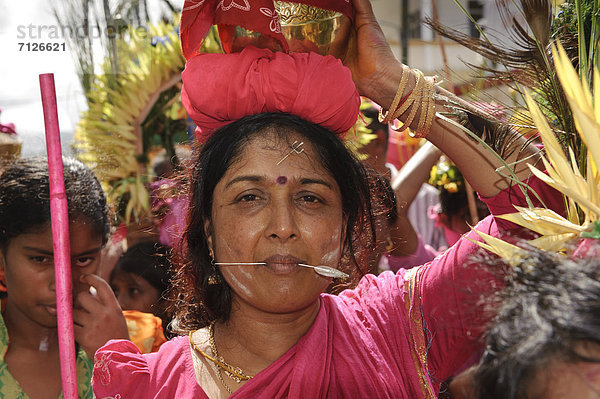 Frau  Ehefrau  Hinduismus  Afrika  Indischer Ozean  Indik  Mauritius  Prozession