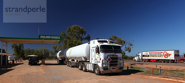 Auto  Abenteuer  Küste  Fürsorglichkeit  Ende  Benzin  Lastkraftwagen  Einsamkeit  Tankstelle  Angebot  tanken  Australien  Pause  Diesel  einstellen  Westküste  Western Australia