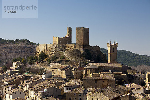 Europa  Palast  Schloß  Schlösser  Landschaft  Geschichte  Festung  Kirche  Aragonien  Pyrenäen  Romantik  Spanien