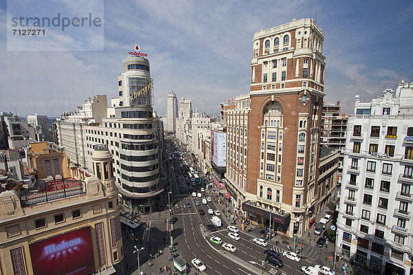 Skyline  Skylines  Madrid  Hauptstadt  Europa  Auto  Architektur  Wahrzeichen  Mittelpunkt  Gran Via  Allee  Innenstadt  Spanien  Straßenverkehr