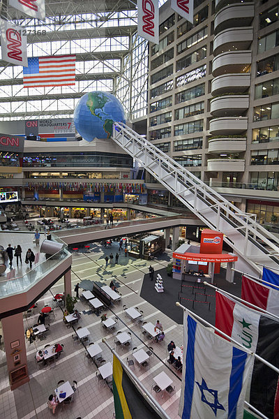 Rolltreppe  Vereinigte Staaten von Amerika  USA  Einkaufszentrum  Nachricht  Amerika  Überprüfung  Gebäude  Wahrzeichen  Fernsehen  Fahne  Netz  Internet  Atlanta  Information  Medien