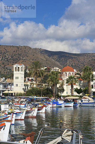 Fischereihafen Fischerhafen Hochformat Außenaufnahme Hafen Europa Tag europäisch Boot Insel Kreta Griechenland Mittelmeer freie Natur