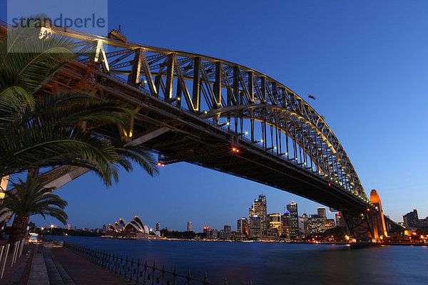 Skyline Skylines Sehenswürdigkeit Wasser Hafen Reise Stadt Großstadt Brücke Unterricht Australien Blaue Stunde Luna Park Metropole New South Wales Oper Sydney Tourismus