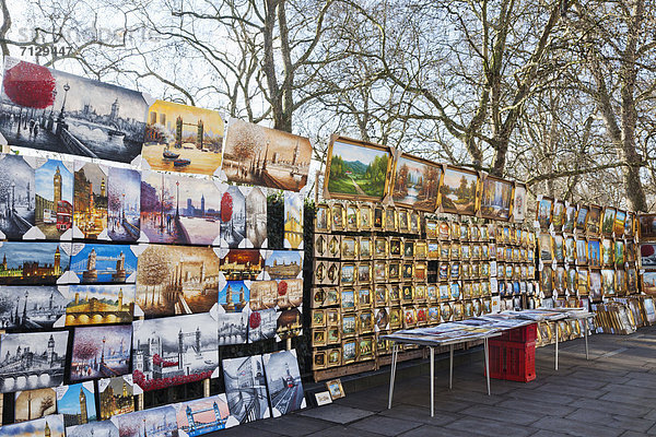 Urlaub  britisch  Großbritannien  London  Hauptstadt  Reise  Kunst  Kunstwerk  Malerei  streichen  streicht  streichend  anstreichen  anstreichend  Piccadilly Circus  England  Tourismus