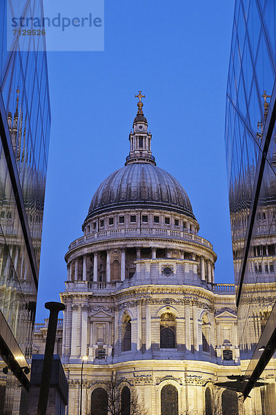 beleuchtet  Urlaub  britisch  Großbritannien  London  Hauptstadt  Reise  Architektur  Kirche  Kathedrale  ernst  St. Pauls Cathedral  Nacht  England  Tourismus