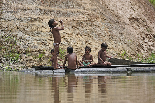 baden  Fluss  Indianer  Ethnisches Erscheinungsbild  Kolumbien  Südamerika
