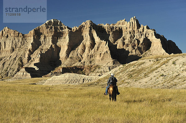 Vereinigte Staaten von Amerika  USA  Amerika  fahren  Indianer  Nordamerika  Einsamkeit  Steppe  reiten - Pferd  Reiter  Cowboy  Sioux  South Dakota