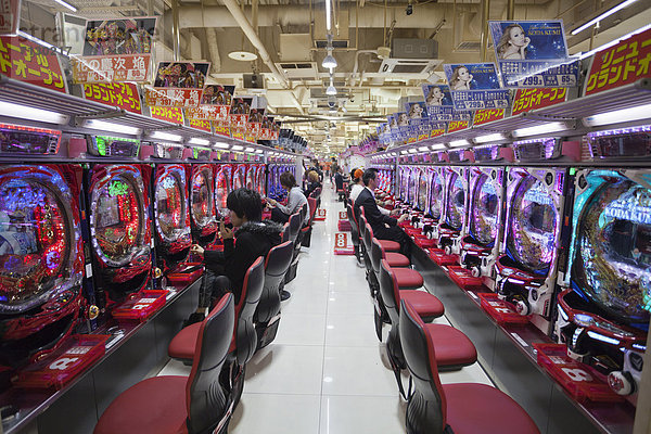 Urlaub  Halle  Entertainment  Reise  Großstadt  Tokyo  Hauptstadt  Spiel  Glücksspiel  Asien  Ortsteil  Japan  Shinjuku