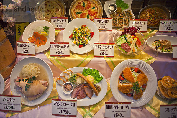 Gericht  Mahlzeit  Preisschild  zeigen  Lebensmittel  Urlaub  Reise  Großstadt  Tokyo  Hauptstadt  Restaurant  Essgeschirr  Asien  Ortsteil  Japan  Shinjuku