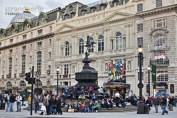 Europa  Urlaub  Großbritannien  London  Hauptstadt  Reise  Großstadt  Quadrat  Quadrate  quadratisch  quadratisches  quadratischer  Sehenswürdigkeit  bevölkert  England  Amor  Piccadilly Circus  Platz  Tourismus