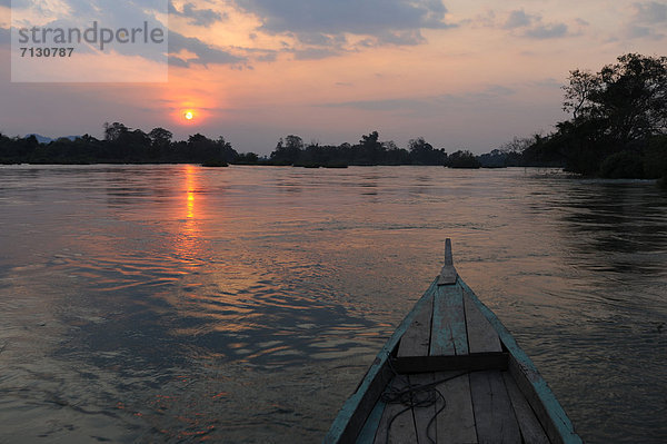 Boot  fließen  Fluss  Kanu  Asien  Laos