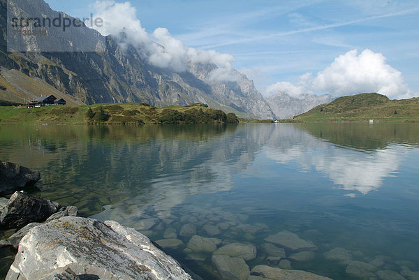 Landschaftlich schön  landschaftlich reizvoll  Europa  Landschaft  Berg  See  Engelberg  Schweiz