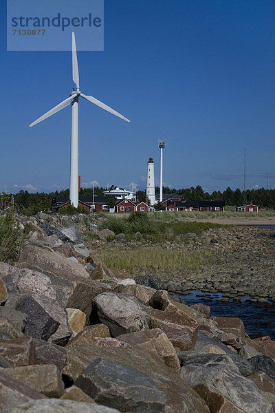 Windturbine Windrad Windräder Energie energiegeladen Urlaub Strand baden Wind See Insel Windenergie Finnland Generator Nordeuropa Stärke Skandinavien