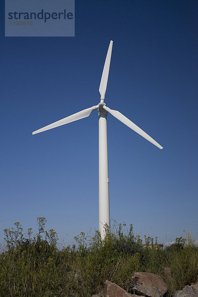 Windturbine Windrad Windräder Energie energiegeladen Urlaub Strand baden Wind See Insel Windenergie Finnland Generator Nordeuropa Stärke Skandinavien