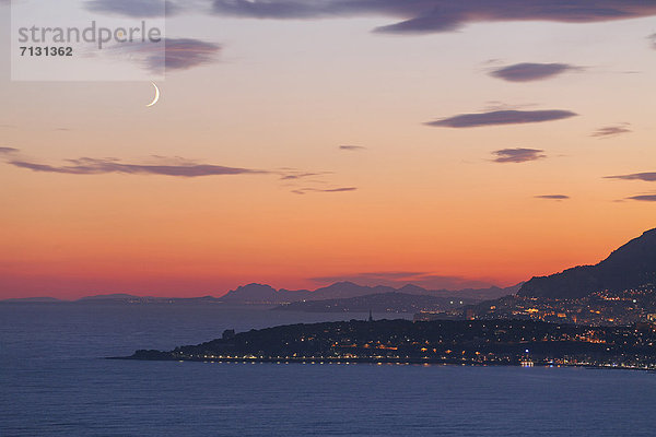 Frankreich  Europa  Abend  Meer  Mond  Alpes maritimes  Monaco