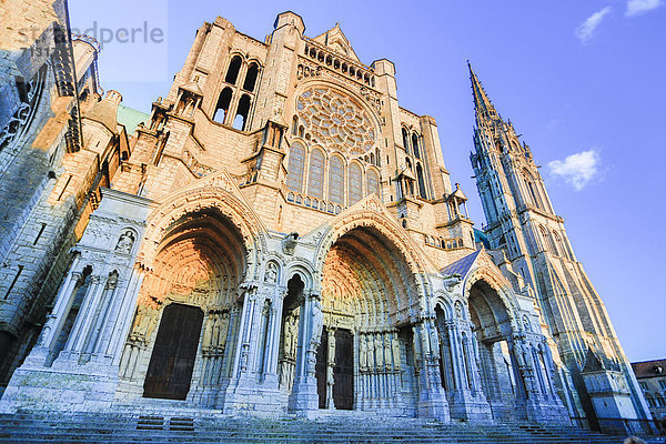 Mittelalter  Frankreich  Europa  Tür  Reise  Architektur  Geschichte  Kathedrale  Fassade  Eingang  UNESCO-Welterbe  Chartres  Tourismus