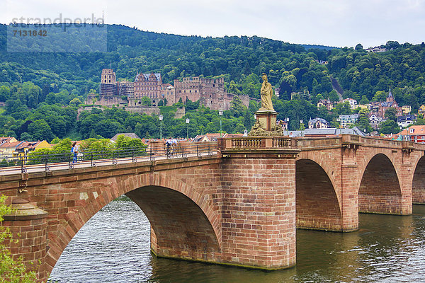 Europa  Palast  Schloß  Schlösser  Reise  Großstadt  Architektur  Brücke  Fluss  Deutschland  Heidelberg  Tourismus  Universität