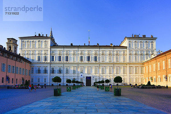 Einkaufszentrum  Europa  Reise  Großstadt  Architektur  Geschichte  Monarchie  Palast  Schloß  Schlösser  UNESCO-Welterbe  Turin  Innenstadt  Italien  Tourismus