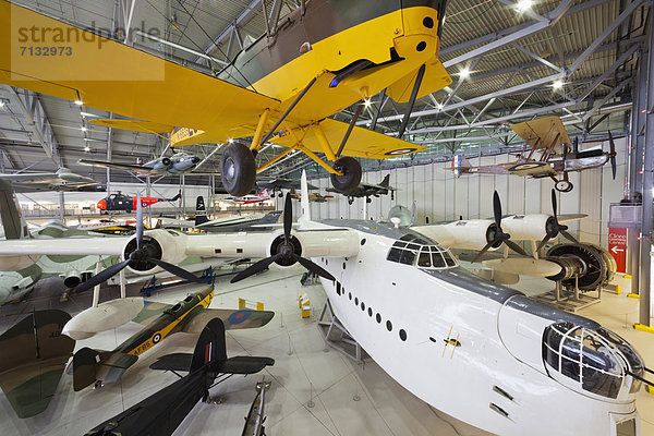 Flugzeug  Europa  britisch  Großbritannien  Innenaufnahme  Museum  Luftfahrzeug  Cambridgeshire  England  Militär