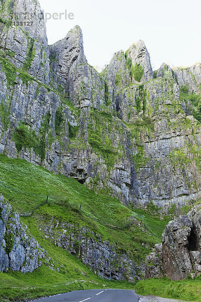 Europa  britisch  Großbritannien  Fernverkehrsstraße  Schlucht  England  Somerset