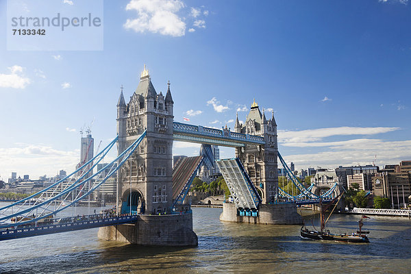 Europa  britisch  Großbritannien  London  Hauptstadt  Brücke  Fluss  Themse  London Borough of Southwark  England  Tower Bridge