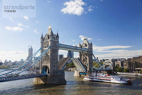 Europa  britisch  Großbritannien  London  Hauptstadt  Brücke  Fluss  Themse  London Borough of Southwark  England  Tower Bridge
