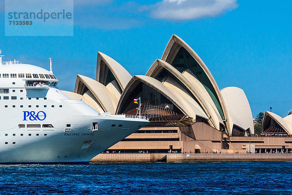 Sehenswürdigkeit Opernhaus Oper Opern Boot Architektur Schiff UNESCO-Welterbe Australien Kreuzfahrtschiff New South Wales Sydney Sydney Harbour Tourismus