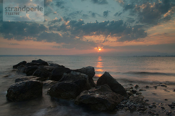 Wasser  Europa  Stein  Sonnenuntergang  Landschaft  See  Natur  Bodensee  Österreich  Vorarlberg