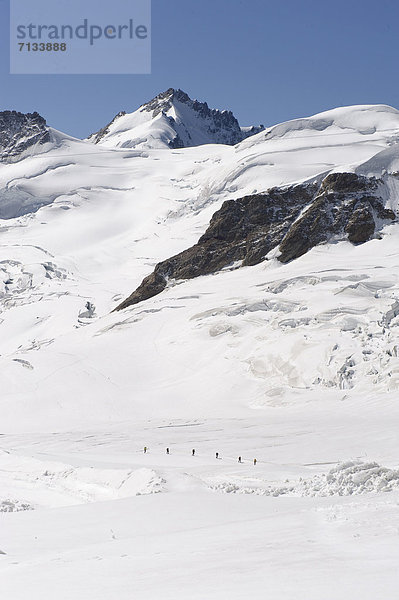 Europa Berg Berner Oberland Kanton Bern Schnee Schweiz Tourismus