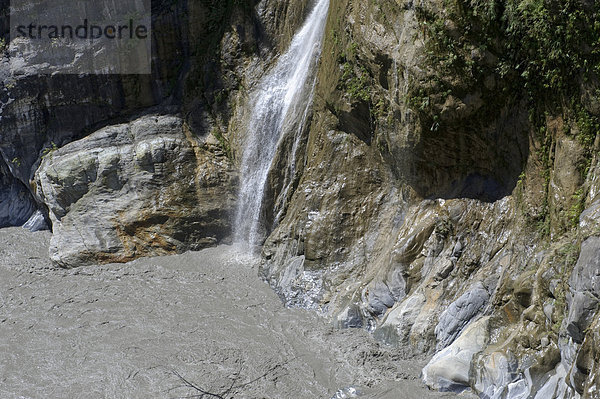 Nationalpark Wasser grau Wasserfall Schlucht Asien Taiwan