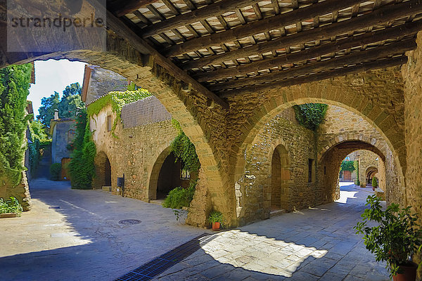 Mittelalter Europa Straße Küste Stadt Architektur Brücke Katalonien Costa Brava alt Spanien