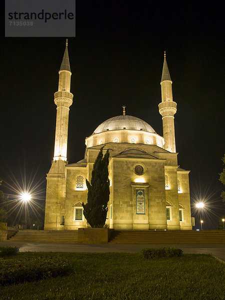 Beleuchtung  Licht  Gebäude  Ostasien  Religion  Feuer  Landschaft  Gras  Islam  Minarett  Moschee