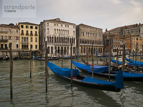 Europa Urlaub Wasserweg Gondel Gondola Adriatisches Meer Adria Italien Tourismus Venedig