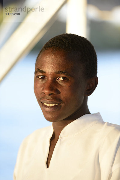 Mann  Freundschaft  schwarz  Kreuzfahrtschiff  Afrika  Steward  Zimbabwe