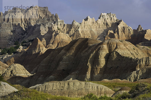 Vereinigte Staaten von Amerika  USA  leer  Nationalpark  Amerika  Sommer  Sonnenaufgang  Wüste  Kirchturm  Steppe  Erosion  Schlucht  South Dakota  karg  steil
