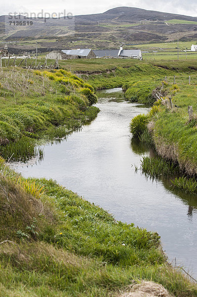 Wasserlauf Bach  (Name unbekannt  nicht kartographiert)  am Malinhead  Inosheween Halbinsel  Donegal  Irland