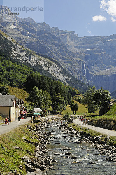 Grande Cascade  Gavarnie-Fälle  Wasserfall  Fluss  Gebirge  Gavarnie  Midi Pyrenees  Pyrenäen  Departement Hautes-Pyrenees  Frankreich  Europa  ÖffentlicherGrund