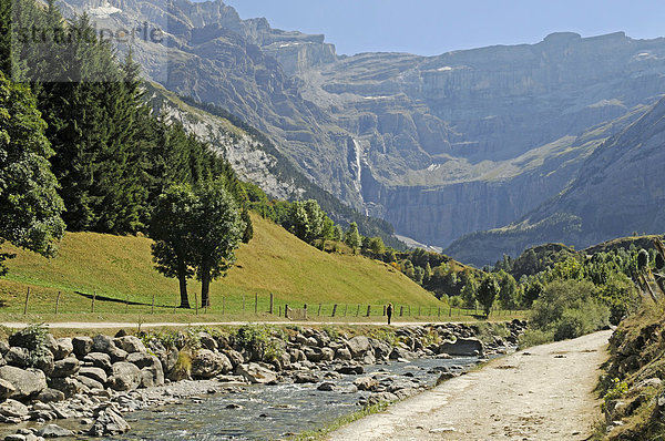 Grande Cascade  Gavarnie-Fälle  Wasserfall  Fluss  Gebirge  Gavarnie  Midi Pyrenees  Pyrenäen  Departement Hautes-Pyrenees  Frankreich  Europa  ÖffentlicherGrund