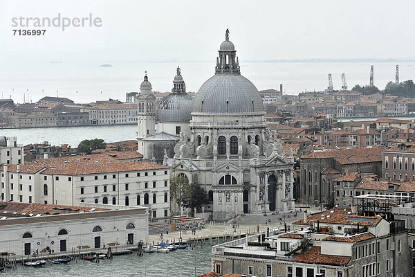 Kirche Santa Maria della Salute  Baubeginn im 16. Jahrhundert  Canal Grande  Venedig  Venetien  Italien  Europa