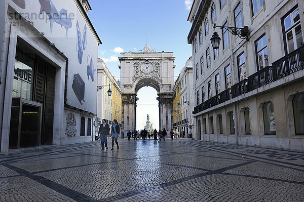 Lissabon Hauptstadt Europa Rückansicht Straße Quadrat Quadrate quadratisch quadratisches quadratischer Brücke kaufen Ansicht Mittelpunkt Portugal