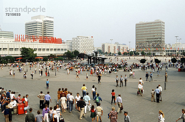 Alexanderplatz in Ost-Berlin  Berlin  DDR  Europa