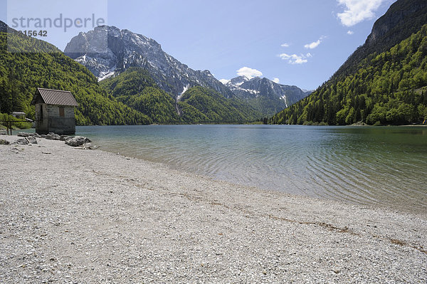 Predilsee mit Blick auf den Kanin  Slowenien  Europa