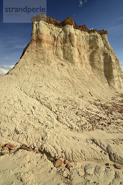 Durch Mineralien verfärbte  erodierte Hoodoos und Felsformation des Blue Mosquito Canyon  Coal Mine Mesa  Painted Desert  Hopi Reservation  Navajo Nation Reservation  Arizona  Südwesten  Vereinigte Staaten von Amerika  USA