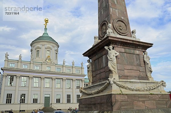 Altes Rathaus mit Obelisk  Potsdam  Brandenburg  Deutschland