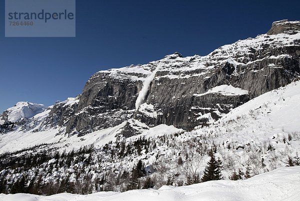 Felsbrocken  Frankreich  Europa  bedecken  französisch  Alpen  Haute-Savoie  Schnee